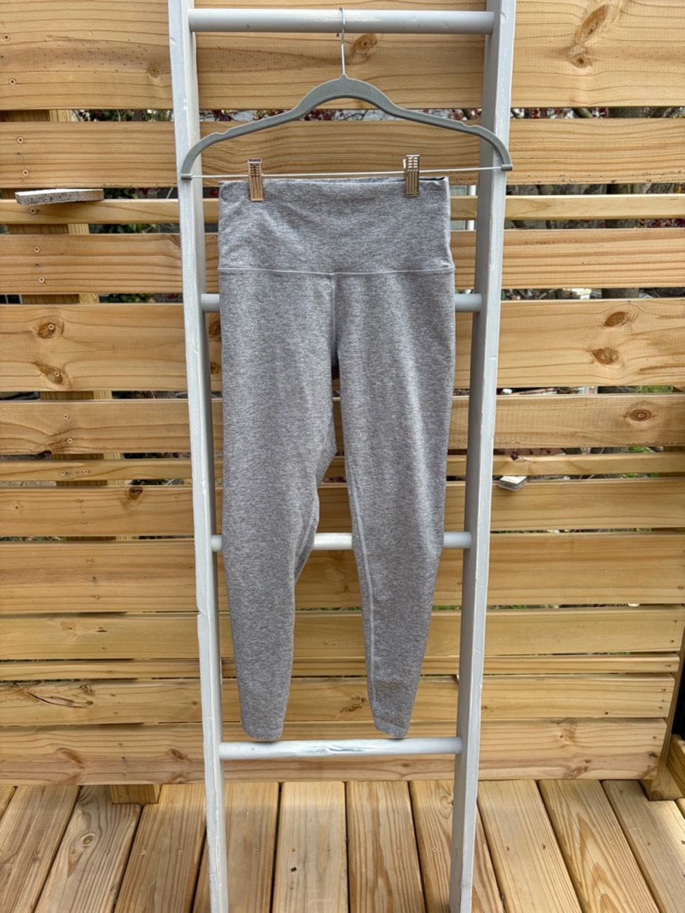 Offline The Hugger High-Waist Heather Gray Leggings - Size Medium